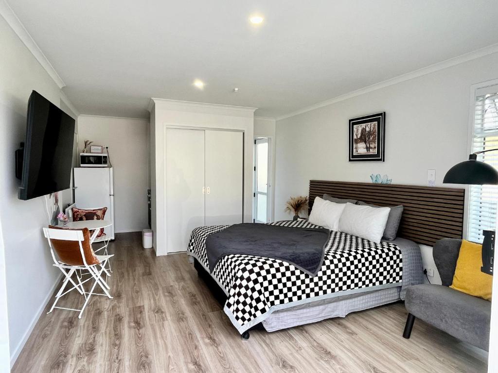 Lakeside cozy studio - Resim 5