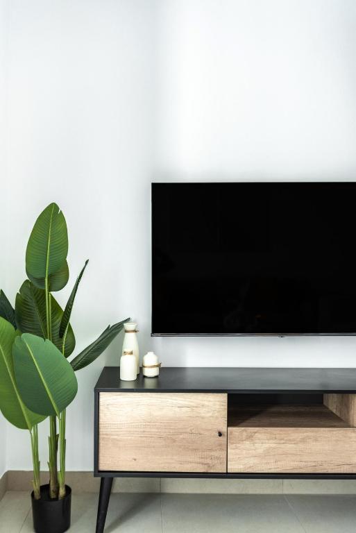 Stella Stays Lana Tower - Resim 41