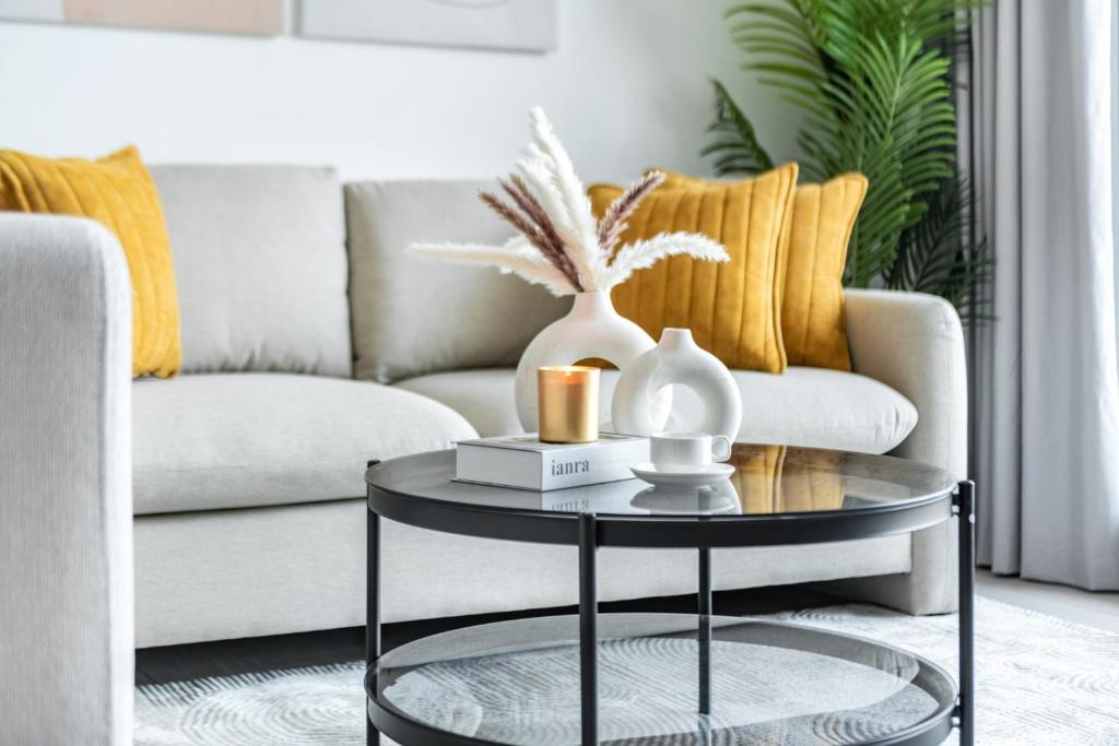 Stella Stays Lana Tower - Resim 26