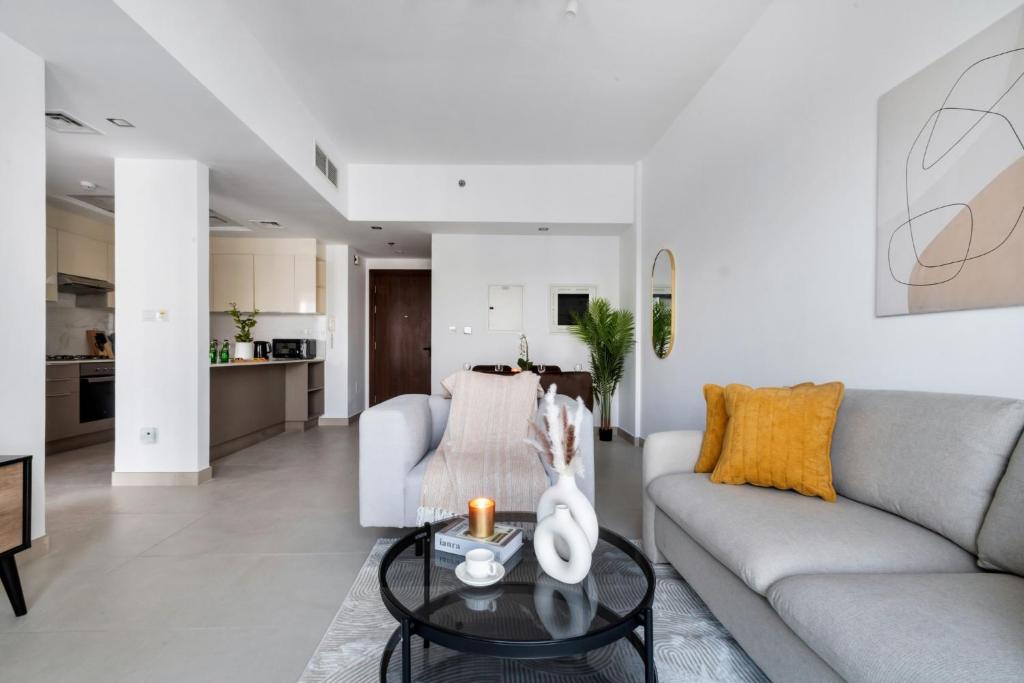 Stella Stays Lana Tower - Resim 42