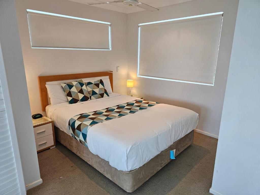 Postel nebo postele na pokoji v ubytování Koola Beach Apartments Bargara