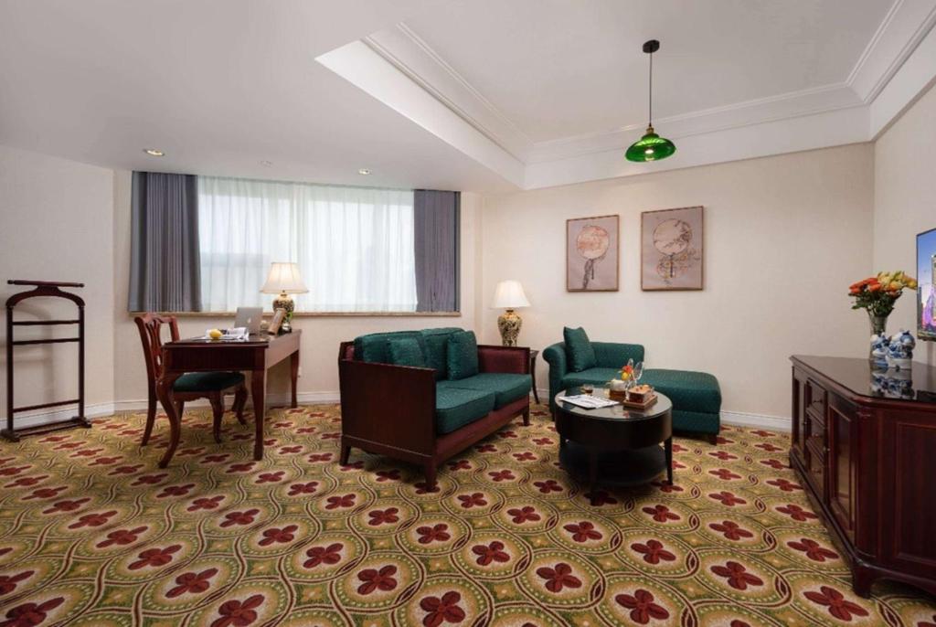 Posezení v ubytování Ramada Plaza Optics Valley Hotel Wuhan (Best of Ramada Worldwide)
