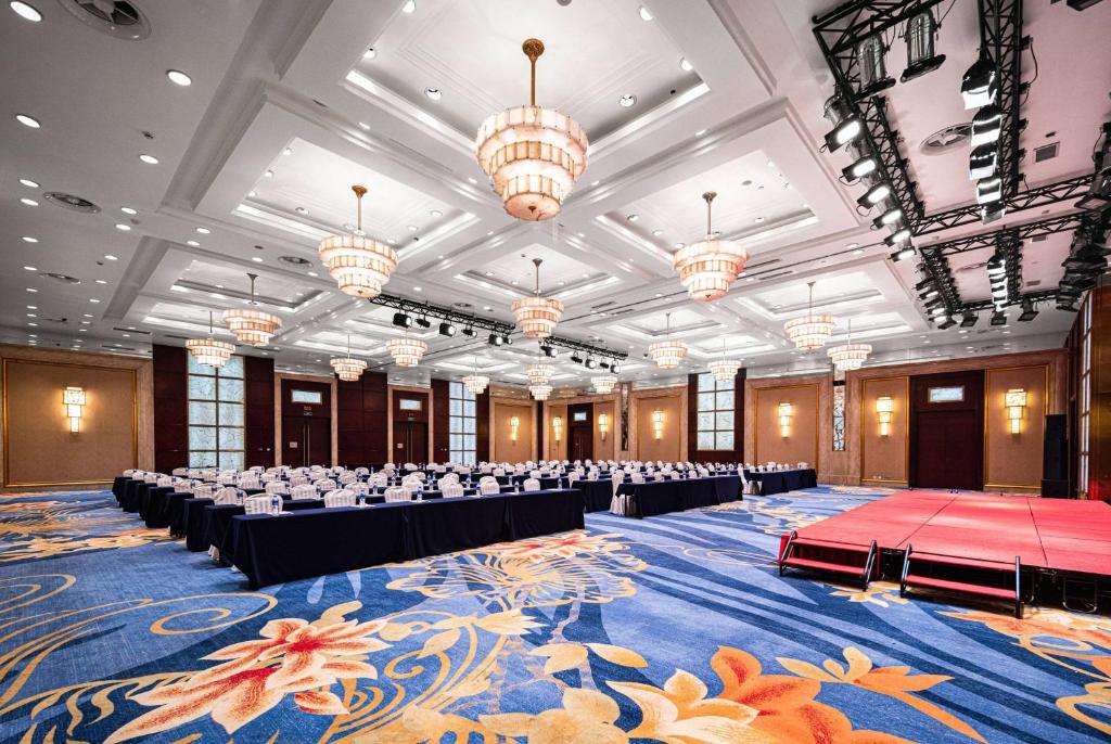 Konferenční prostory v ubytování Ramada Plaza Optics Valley Hotel Wuhan (Best of Ramada Worldwide)