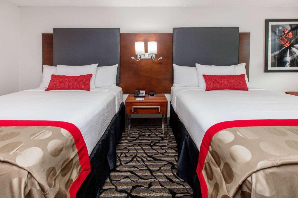 Ramada by Wyndham Austin South photo