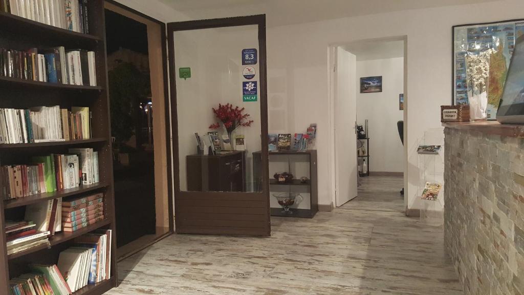Knihovna v hotelu