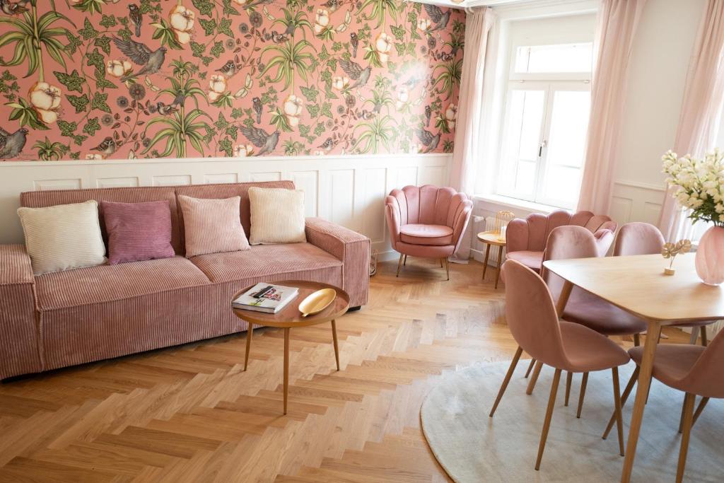 Rose Suite - Resim 19