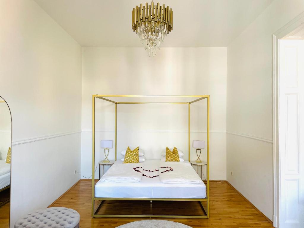 APSTAY City Center Deluxe | FREE Parking | Self Check-in - Resim 1