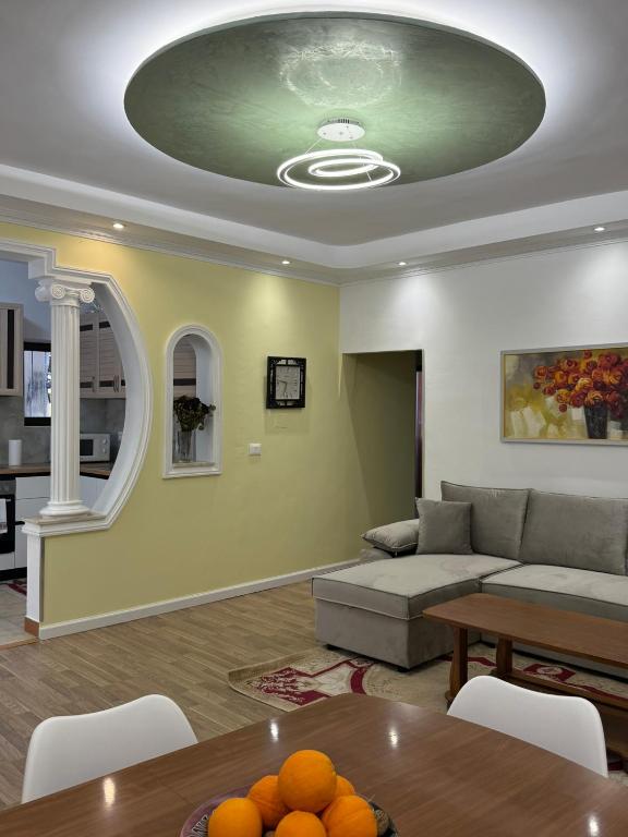 Central Comfort 2BR with Lush Living Room