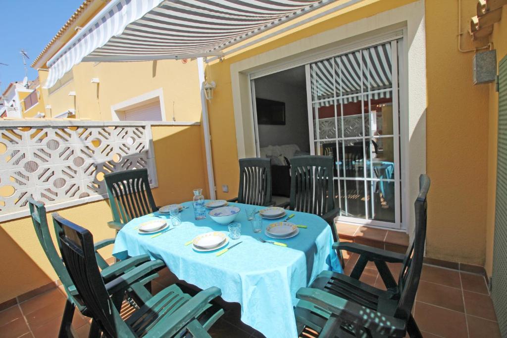 A balcony or terrace at Apart-rent Casa Puigmal 0152