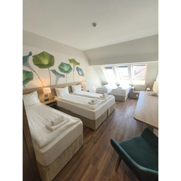 Family-Hotel - Housity