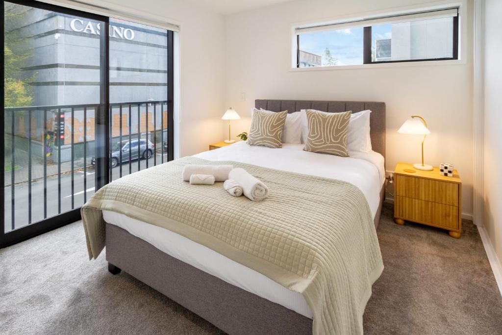 Urban Comfort on Durham St, Walk Everywhere! - Resim 13