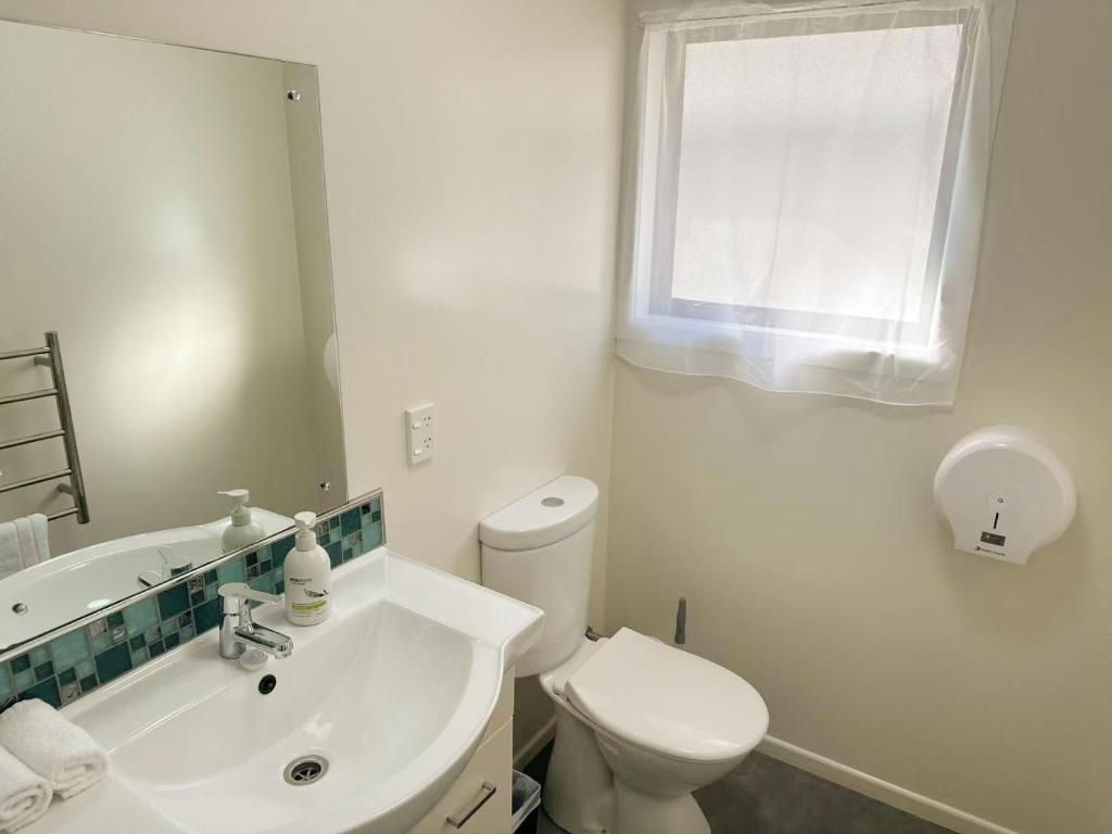 Castles Motel & Driftwood Motel - Resim 35