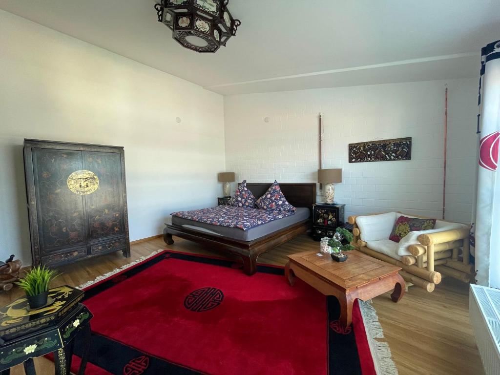 MiNe Hotel - Deluxe Double Room