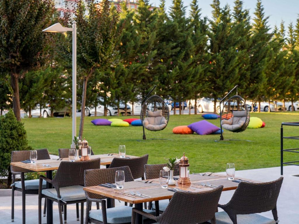 Um jardim em Novotel Kayseri