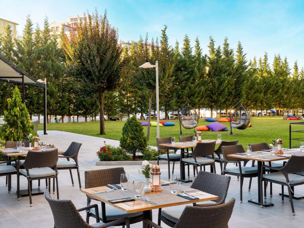 Um jardim em Novotel Kayseri