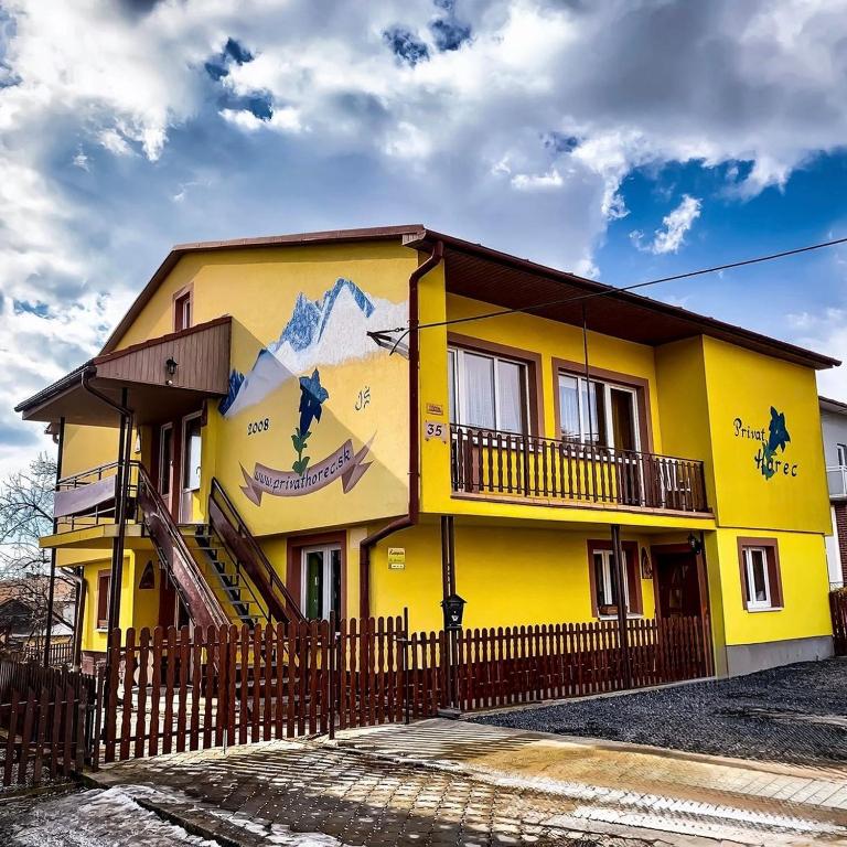 Budova, kde se apartmán nachází