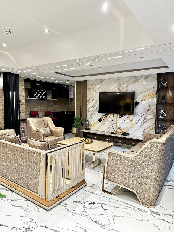Posezení v ubytování Golden Tulip Hotel Port Harcourt -GTPH