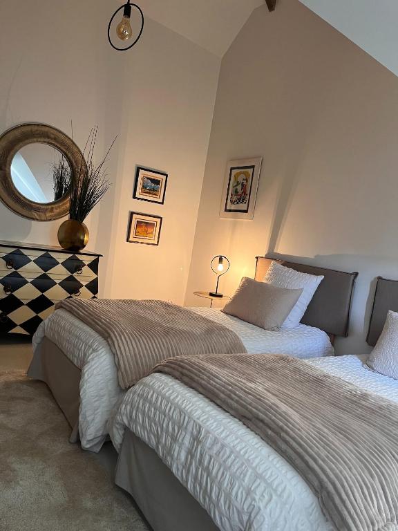 La Sellerie - Zimmer Mit Kingsize-Bett