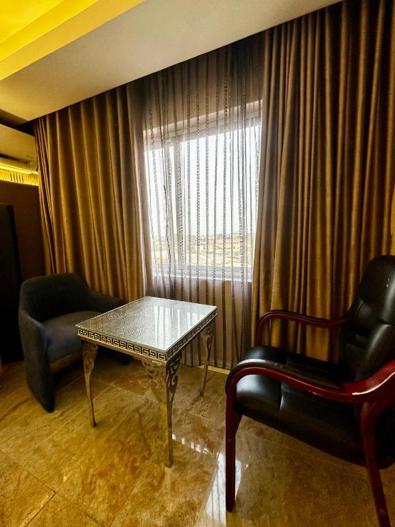 Posezení v ubytování Golden Tulip Hotel Port Harcourt -GTPH