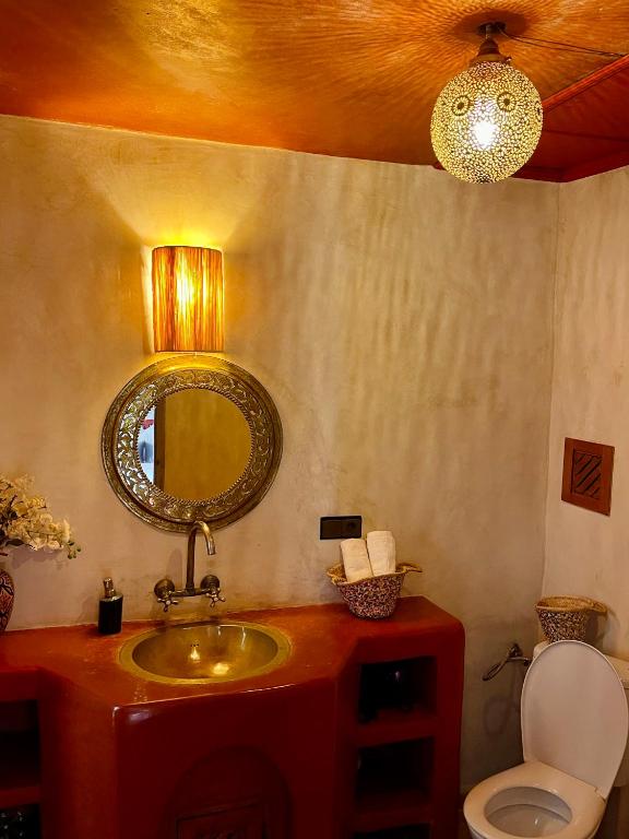 Koupelna v ubytování Riad La Calèche & SPA