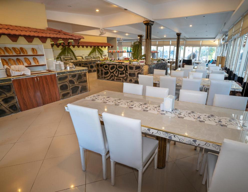 Restaurace v ubytování Aperion Beach Hotel Side