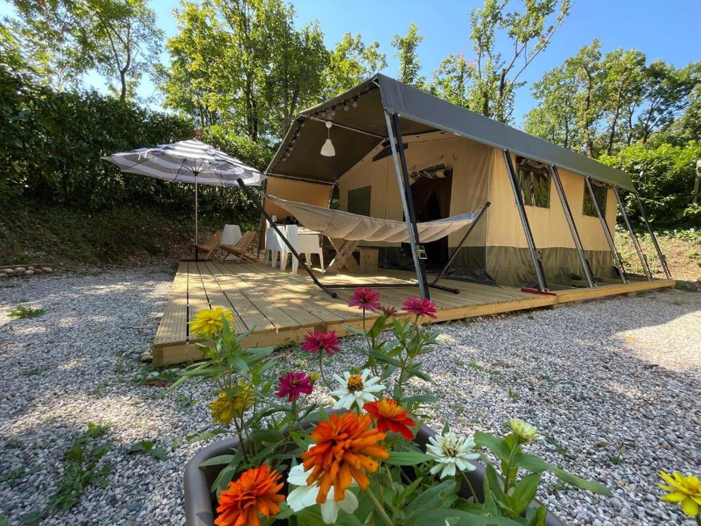 Zahrada ubytování Lodge Holidays - Camping Gajole