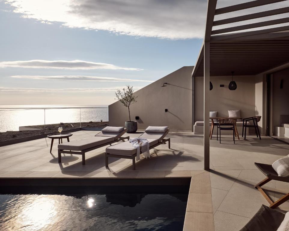 Balkón nebo terasa v ubytování Yoma Cove Suites