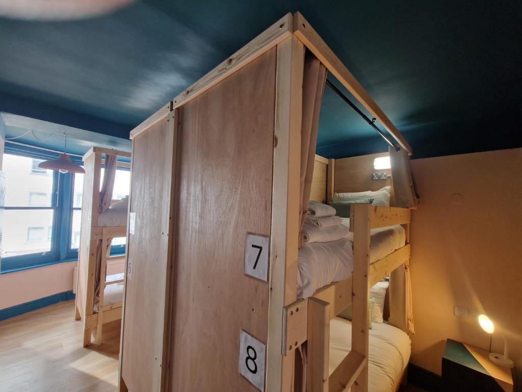West Beach Hotel Brighton - Bed In Een Vrouwenslaapzaal Met 6 Bedden