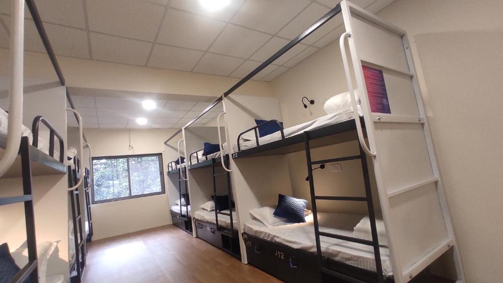 Palanda nebo palandy na pokoji v ubytování Hostells