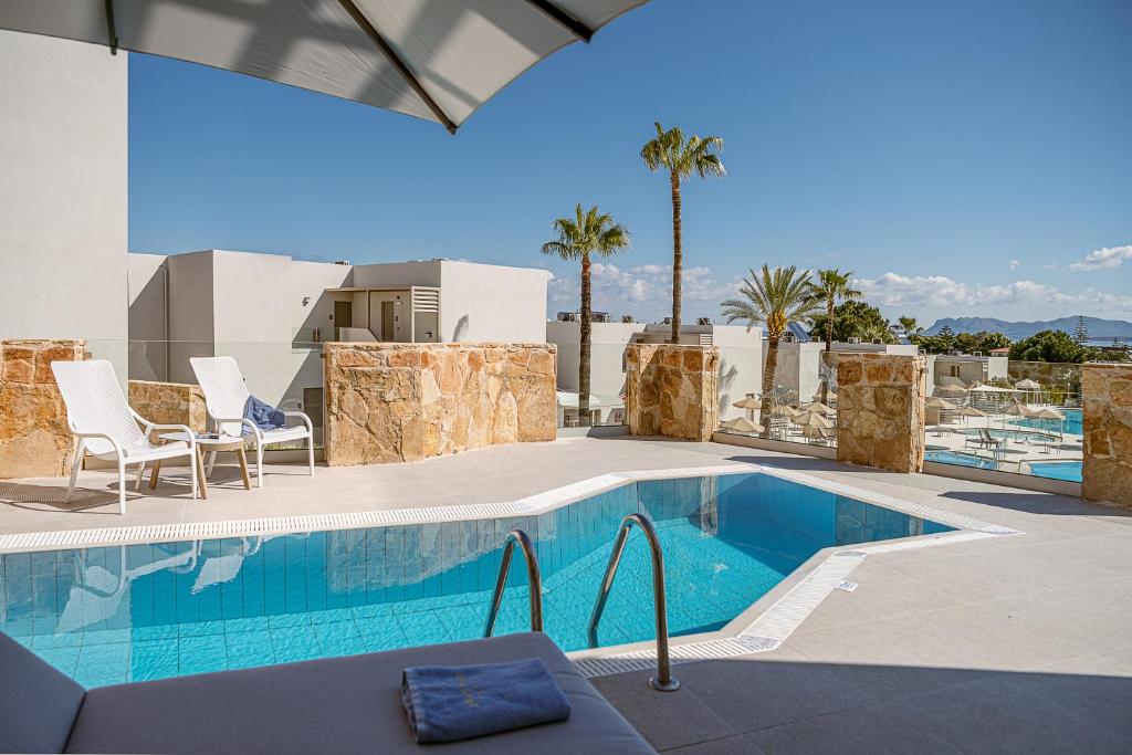 Bazén v ubytování Sirios Village Hotel & Bungalows - All Inclusive nebo v jeho okolí