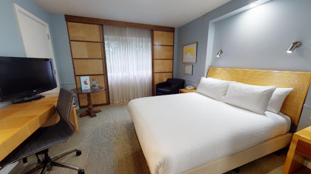 Holiday Inn Cambridge, an IHG Hotel - 