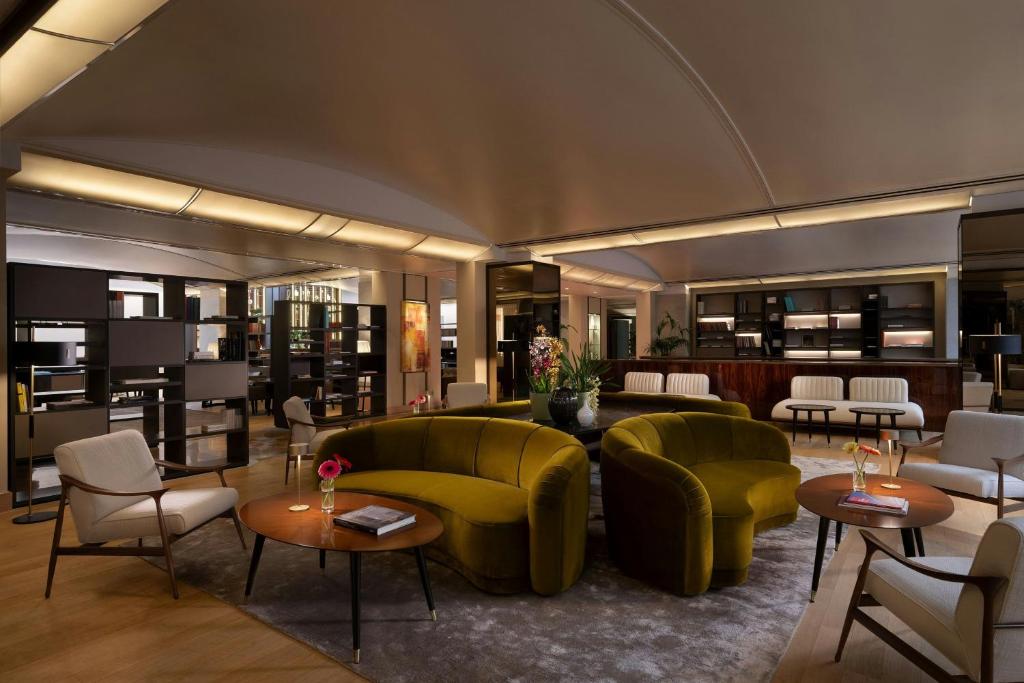Posezení v ubytování Sheraton Lake Como Hotel