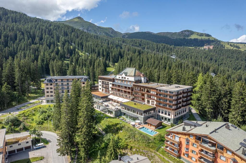 Nespecifikovaný výhled na hory nebo výhled na hory při pohledu z hotelu