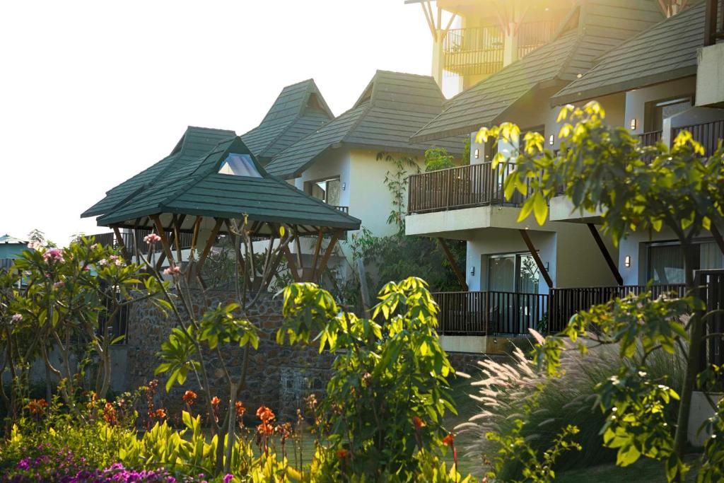 Zahrada ubytování Radisson Resort Hatgad Saputara