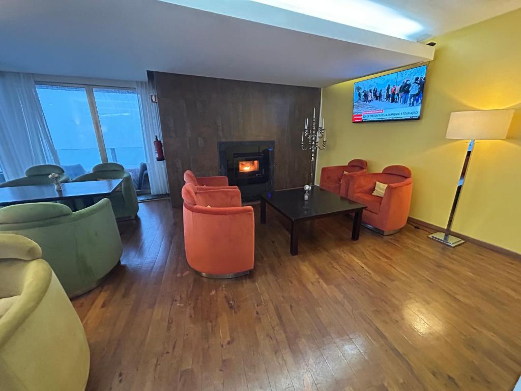 Uma rea de estar em Luna Hotel dos Carqueijais - Serra da Estrela