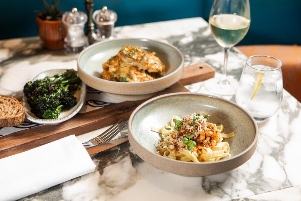 The Bird, Bath - Resim 13