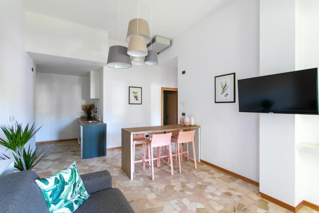 TV a/nebo společenská místnost v ubytování Harvey Suites Hotel & Residence