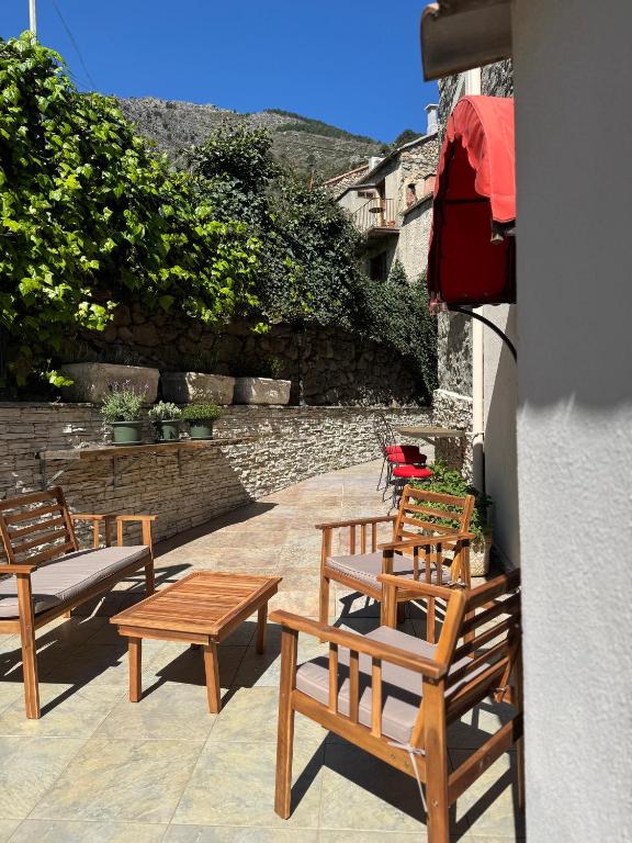 Nespecifikovaný výhled na hory nebo výhled na hory při pohledu z hotelu