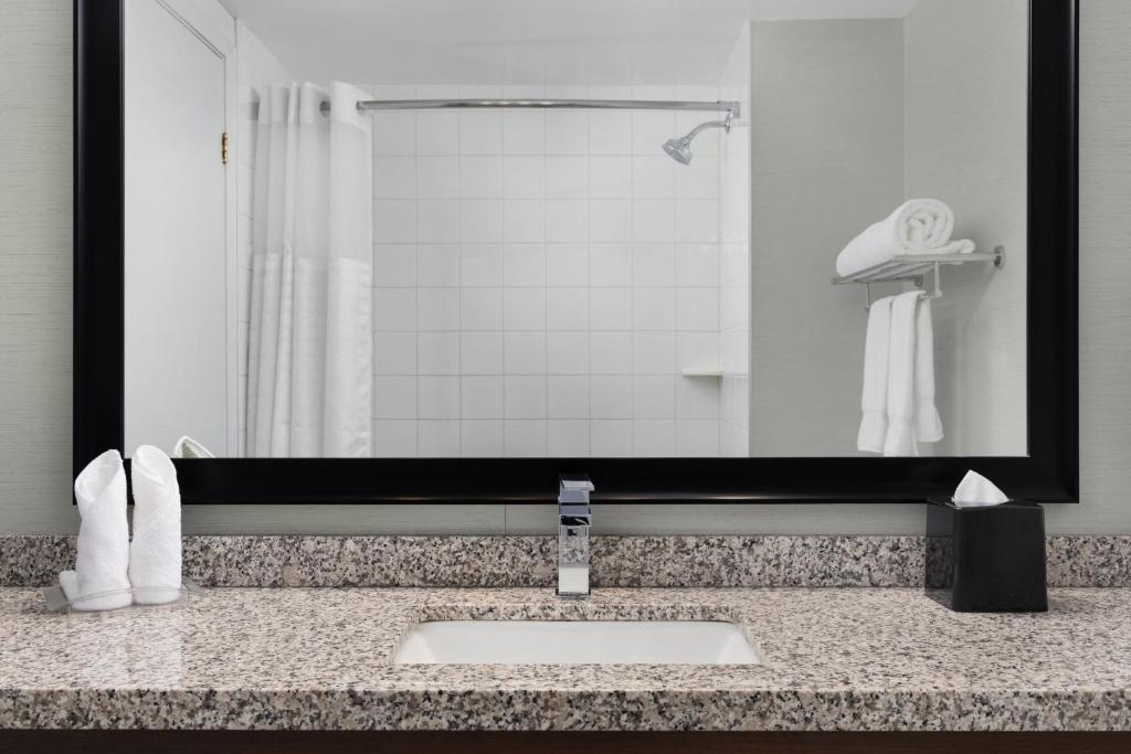 
Standard Room with Two Queen Beds
