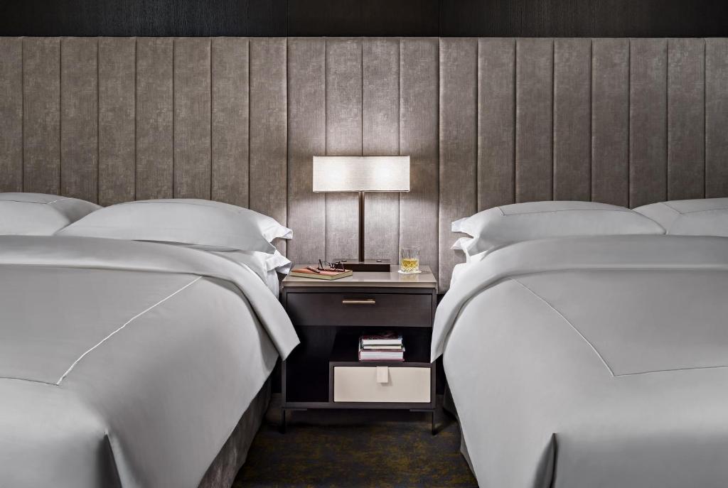Hotel X Toronto, a Destination by Hyatt Hotel - Camera Queen Deluxe Con Due Letti Queen