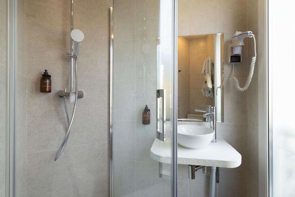 Hôtel Korner Etoile - Resim 15