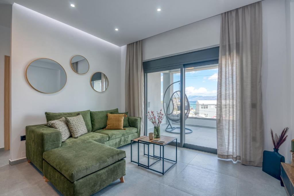 Ένα ή περισσότερα κρεβάτια σε δωμάτιο στο Gems - Stunning 2BR Apts - Steps from the Beach!