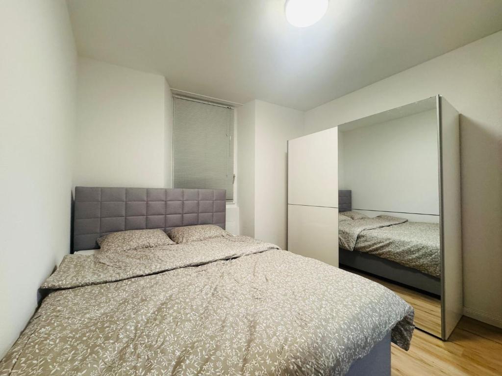 Postel nebo postele na pokoji v ubytování Haus Simplon