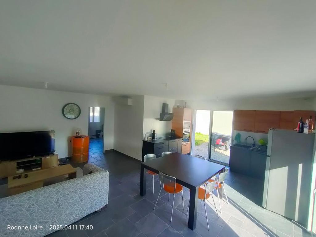 Kuchyň nebo kuchyňský kout v ubytování Chambre dans maison plain-pied moderne