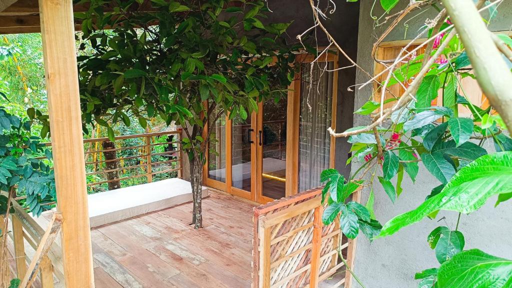 Balkón nebo terasa v ubytování Wood Chalets Ella