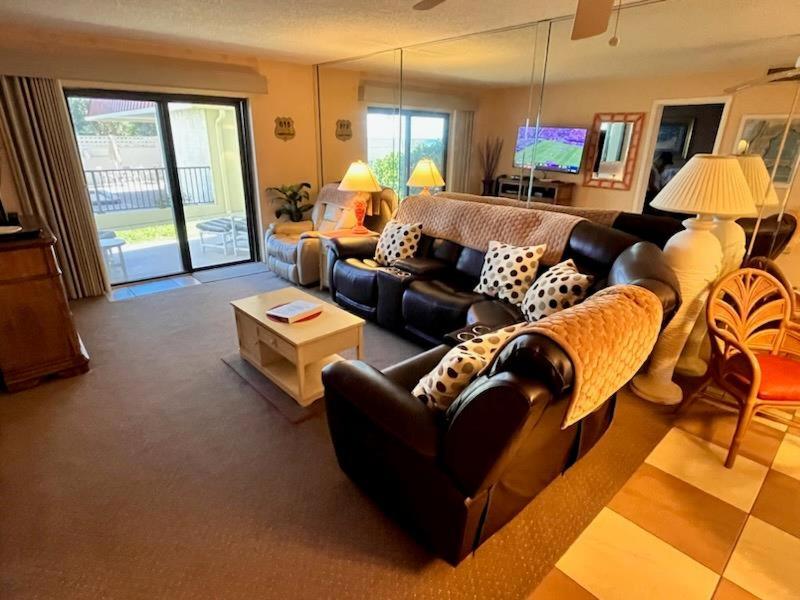 107 - 2/2 Poolside Ocean View