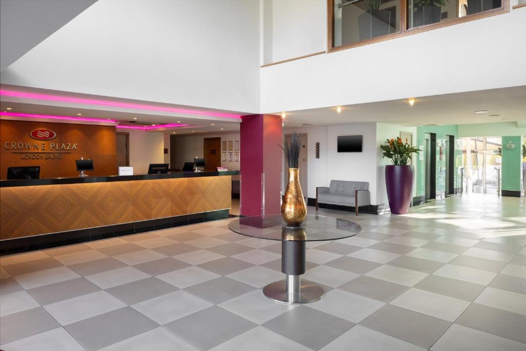 Crowne Plaza London Ealing by IHG - Resim 2