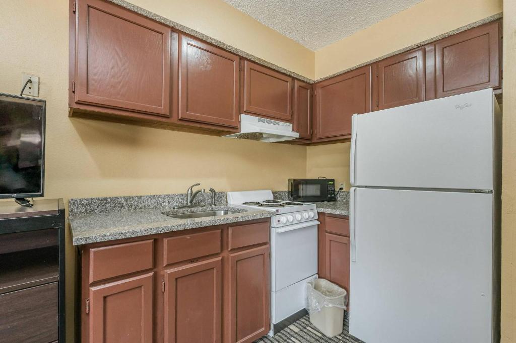 Amarillo Springs Extended Stay - One-Bedroom Apartment