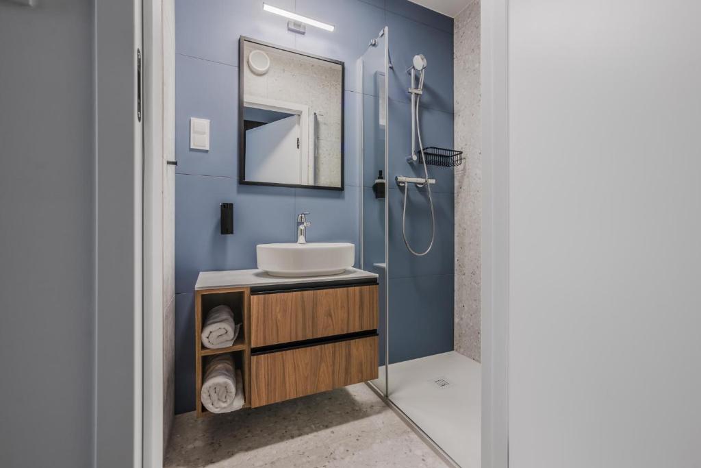 
Compact fully furnished studio for single use 
