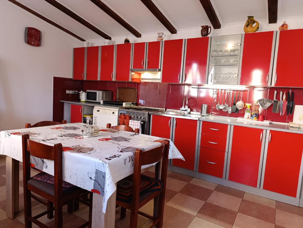 Kuchyňa alebo kuchynka v ubytovaní Guest House Toic